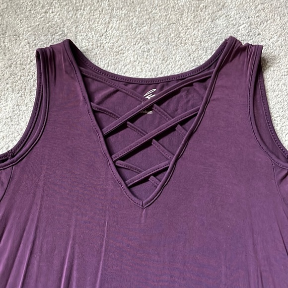 🌴Host Pick🌴Purple Cold Shoulder Top - Picture 2 of 4